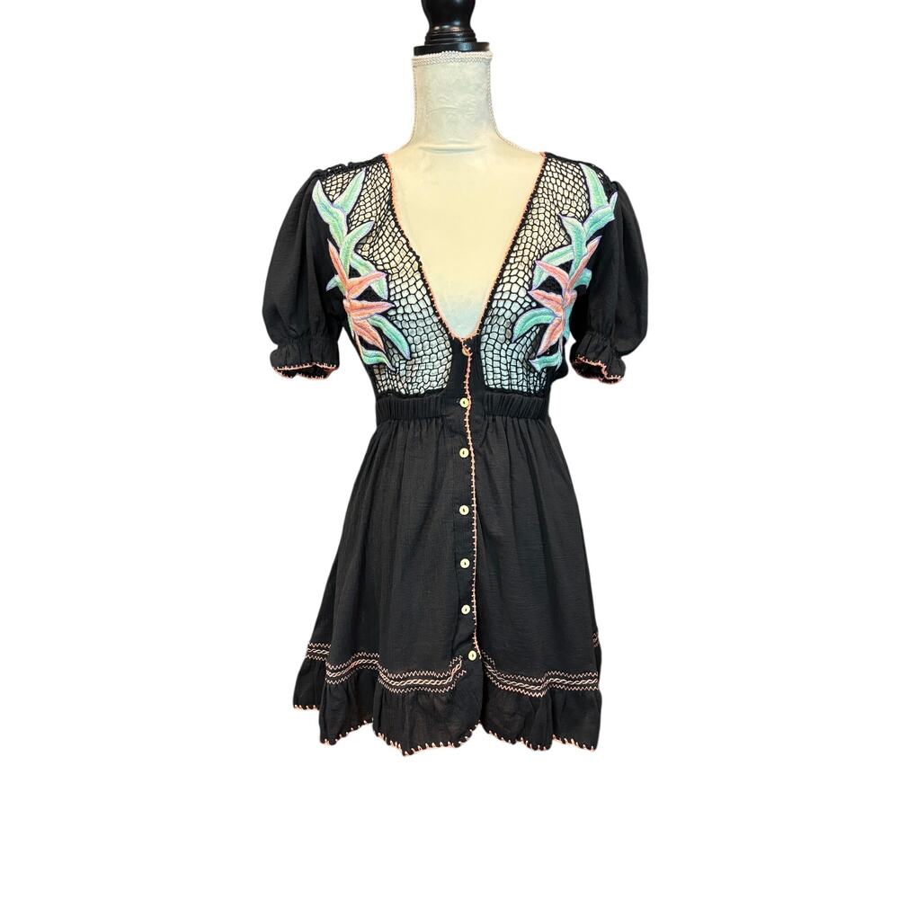 BNWT Chasing Unicorns Boho Embroidered Mini Dress Black Crochet Puff Sleeve